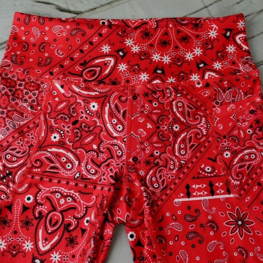 BEBE SPORT CAPRI/LEGGINGS SIZE S NEW